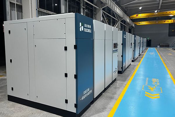 比一级能效再省9.52%！开云官方官网登录入口7台185kW双级压缩空压机整装待发